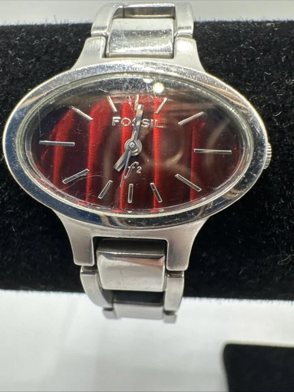 Fossil F2 women's wristwatch silver tone horizontal oval Face Red 7.25”  READ!